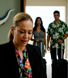 While They Posted Cabo Photos On My Cards, I Woke Up To Bank Alerts—Then They Came Home Acting Like My House Was “Family Property.”